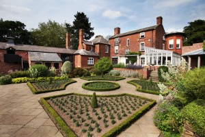 Bantock House, un museo para disfrutar  - Bantock_House_Dutch_Garden1-300x200