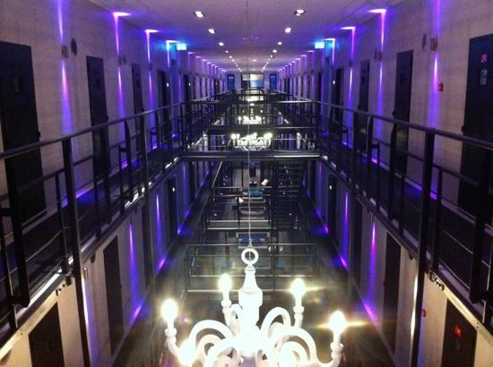 Het Arresthuis, el hotel que antes fue una cárcel - het-cellenblok1 Het Arresthuis, el hotel que antes fue una cárcel - het-cellenblok1
