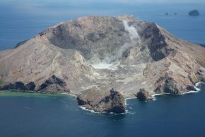 Un volcán dramático - whakaari-4-300x200 Un volcán dramático - whakaari-4-300x200