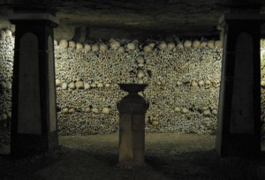 Où résident les morts  - Catacombs-700px-300x204