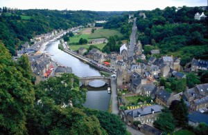 Dinan: un paraíso histórico en la Bretaña francesa. - dinan-2-300x196