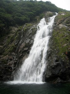 La isla del Sugi - okonotaki-japan-lrjb-8170169-l-225x300
