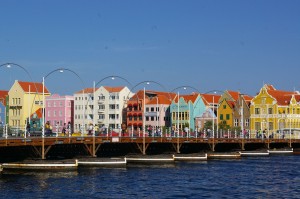 Willemstad, capital de color en el Caribe - willemstad-7-300x199 Willemstad, capital de color en el Caribe - willemstad-7-300x199