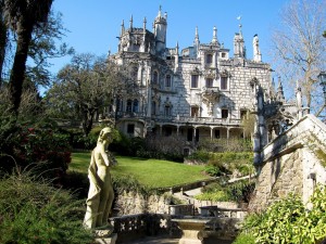El  capricho de Carvalho Monteiro - quinta-regaleira-1-300x225