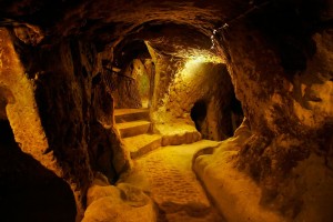 Derinkuyu, historia y misterio bajo tierra. - derinkuyu-5-300x200