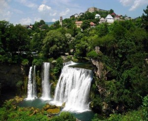 Jajce, ciudad histórica entre cascadas - jajce-bosnia-2-300x247