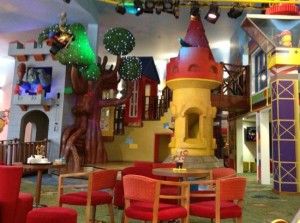 Un hotel para niños y para mayores que nunca dejamos de serlo - legoland-resort-hotel-300x223