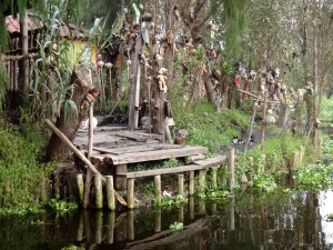 La Isla habitada por muñecos - Chilampa-de-las-muñecas-300x225