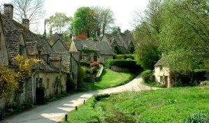 Bibury (Inglaterra) - Bibury-in-the-Cotswolds-300x176