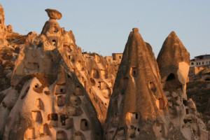Viajar a Capadocia - Capadocia-viviendas-trogloditas-300x200