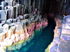 Isla de Staffa y Gruta Fingal - Gruta-Fingal-300x224