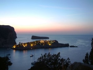 La Isla de Sa Ferradura (Ibiza) - Sa-ferradura-noche-300x225