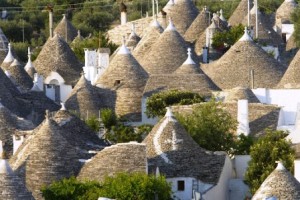 Alberobello: un precioso ejemplo de arquitectura popular en Italia - Trullis-300x200