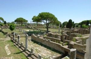 La antigua ciudad de Ostia (Roma) - El-foro-300x196