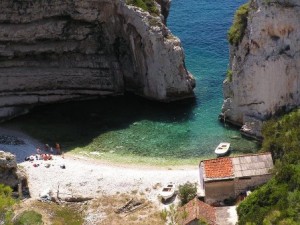 Stiniva, el paraíso del  Adriático - Stiniva-300x225