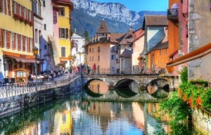 Annecy, la "pequeña Venecia" de los Alpes - Canal-Annecy-300x192