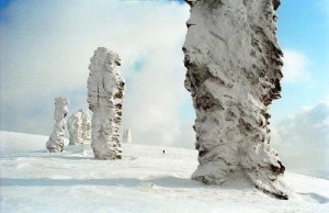 Man-Pupu-Nyor , la montaña de los ídolos - Gigantes-bajo-la-nieve-300x194 Man-Pupu-Nyor , la montaña de los ídolos - Gigantes-bajo-la-nieve-300x194