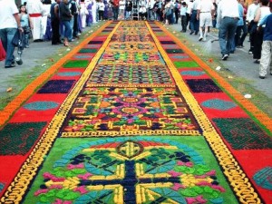 Comayagua (Honduras), un destino para Semana Santa - Tapiz-avenida-Cervantes-300x225