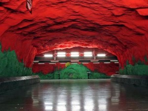 El metro de Estocolmo - Solna-Centrum-300x224