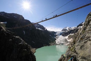 Triftbrucke, un espectacular puente de los Alpes - Triftbrucke-300x200