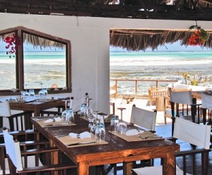 Comer en una roca dentro del mar - Interior-Rock-restaurant-300x248 Comer en una roca dentro del mar - Interior-Rock-restaurant-300x248