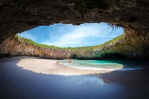 La increíble playa de Hidden Beach - Playa-del-cráter-300x200 La increíble playa de Hidden Beach - Playa-del-cráter-300x200