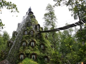 Huilo Huilo: Hotel Montaña Mágica - Hotel-montaña-mágica-300x225
