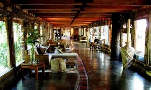 Huilo Huilo: Hotel Montaña Mágica - Interior-montaña-mágica-Chile-300x178