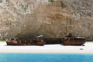 Playa Navagio (Grecia) - bateaux-300x200