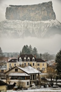 Chichilianne (Francia) - mont-aiguille-with-village-chichilianne-in-front-vercors-alps-france-photo-by-erwann-fourmond-200x300 Chichilianne (Francia) - mont-aiguille-with-village-chichilianne-in-front-vercors-alps-france-photo-by-erwann-fourmond-200x300