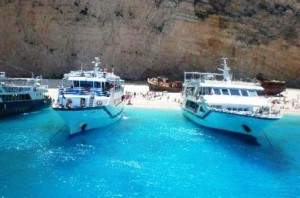 Playa Navagio (Grecia) - playa-navagio-en-grecia-7-300x198
