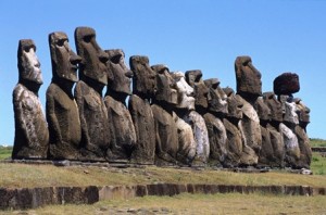 El cuerpo de los moai - moai-of-easter-island-chile-1600x1047-300x198