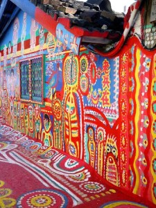 El pueblo del Abuelito Arcoiris - tofufu-rainbow-village-6-225x300