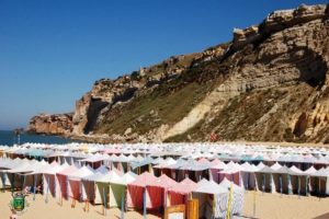 Nazaré, un destino ideal para estas vacaciones - barracas_2-700x466-300x200