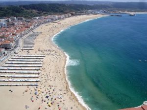 Nazaré, un destino ideal para estas vacaciones - portugal-coimbra-nazare-300x225