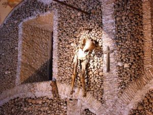 La capilla de los huesos (Portugal) - EV0399-300x226
