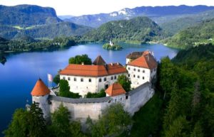 Bled, una de los lugares más bellos de Eslovenia - Castillo-de-Bled-300x193
