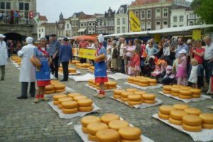 Edam, algo más que un queso - Feria-del-queso-300x200