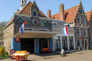 Edam, algo más que un queso - edam-holland-cheese-market-netherlands-300x201