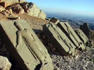Ruinas de Comagene en el monte Nemrut - Nemrut-300x225