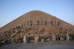 Ruinas de Comagene en el monte Nemrut - mount-nemrut-dagi-18-300x200