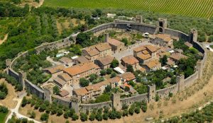 Monteriggioni (Italia) - monteriggioni_aerea-1-300x174