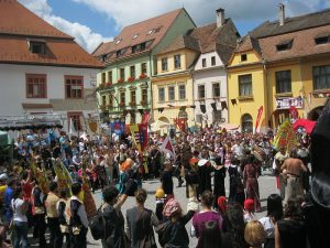 Sighisoara, la ciudad de Drácula - Festivalul-Medieval-Sighisoara-300x225