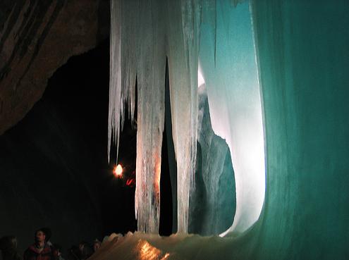 Otro de nuestros lugares insólitos: las cuevas de Eisriesenwelt
