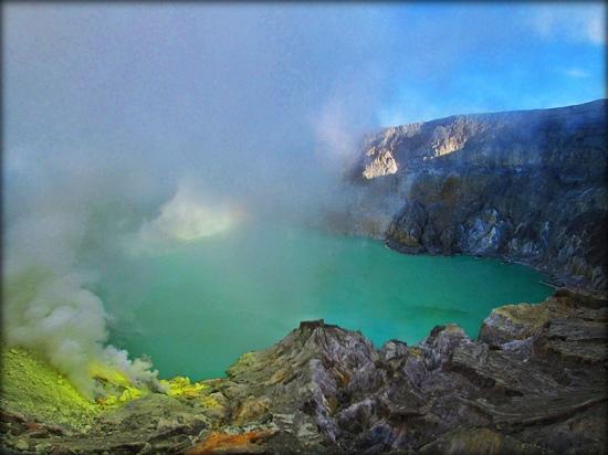 Me derrito por ti en el lago Kawah Ijen