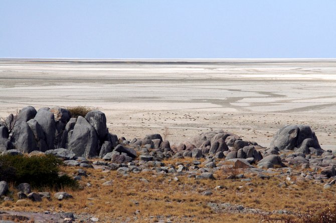 Kubu o la isla rodeada de… arena y sal
