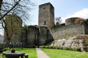 Belcastel (Francia) - chateau-belcastel-300x199