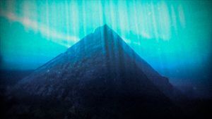 Lugares del mundo con pirámides desconocidas - Pirámides-lago-Fuxian-300x169