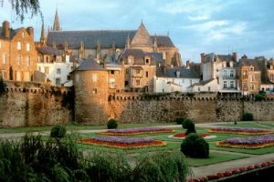 Vannes, joya vetona del Morbihan - Muralla-300x200